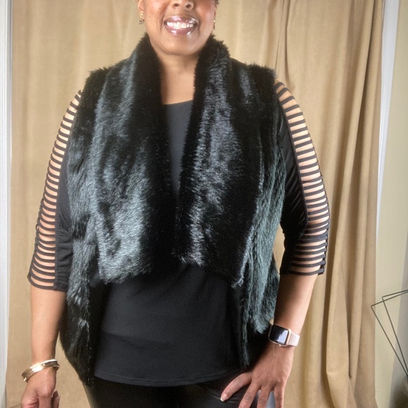 Steve Madden Black Faux Fur Vest, size 1X - Picture 1 of 17
